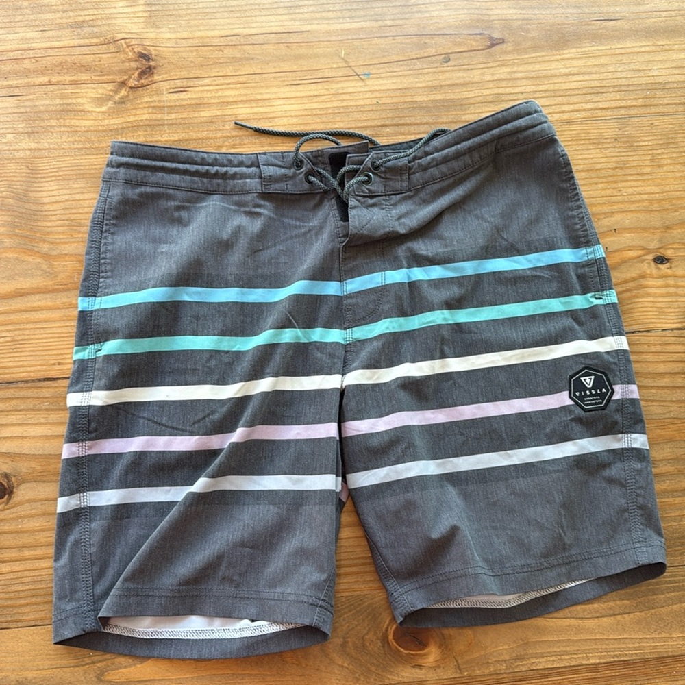Vissla swim shorts - size 34 - EUC